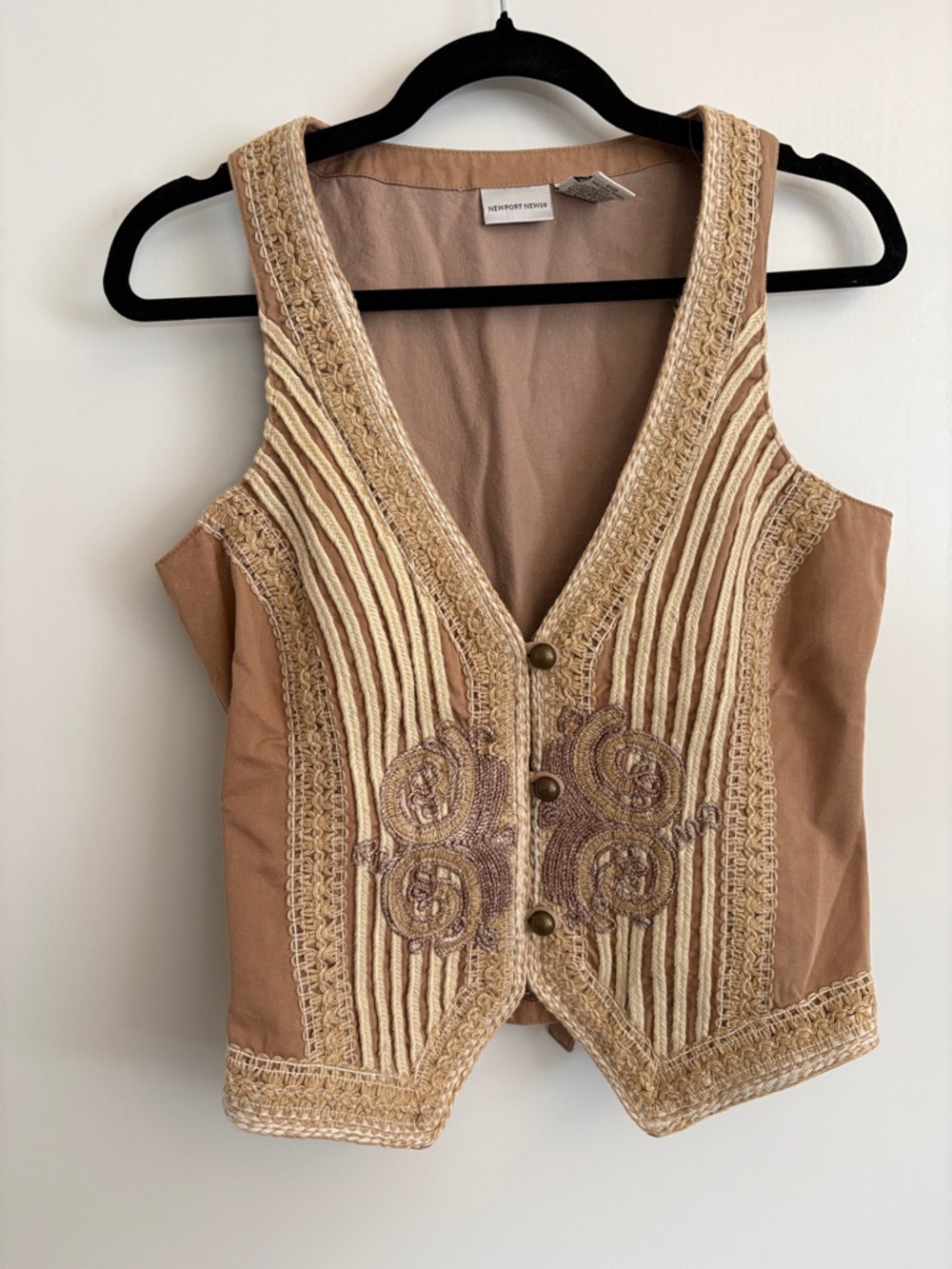 Newport News Women's Tan and Cream Embroidered Vest